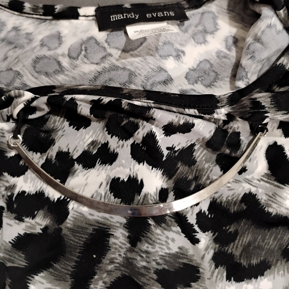 Bold black, white and grey leopard print blouse - Picture 4 of 4